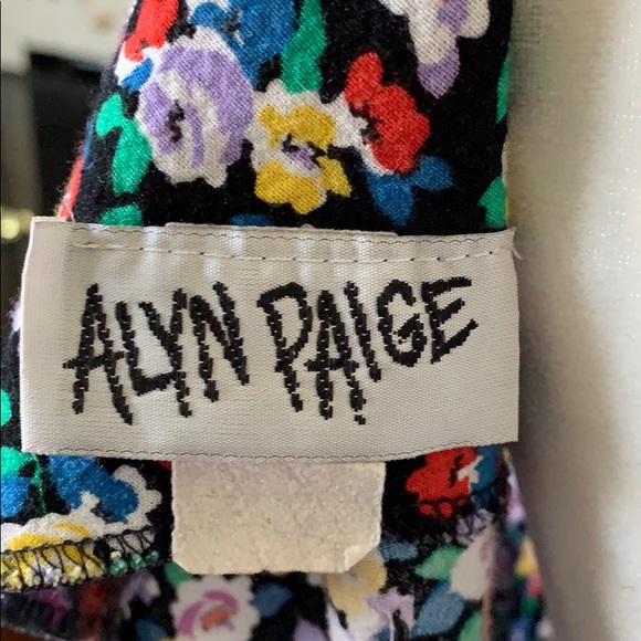 Alyn Page fitted floral dress - Picture 5 of 6